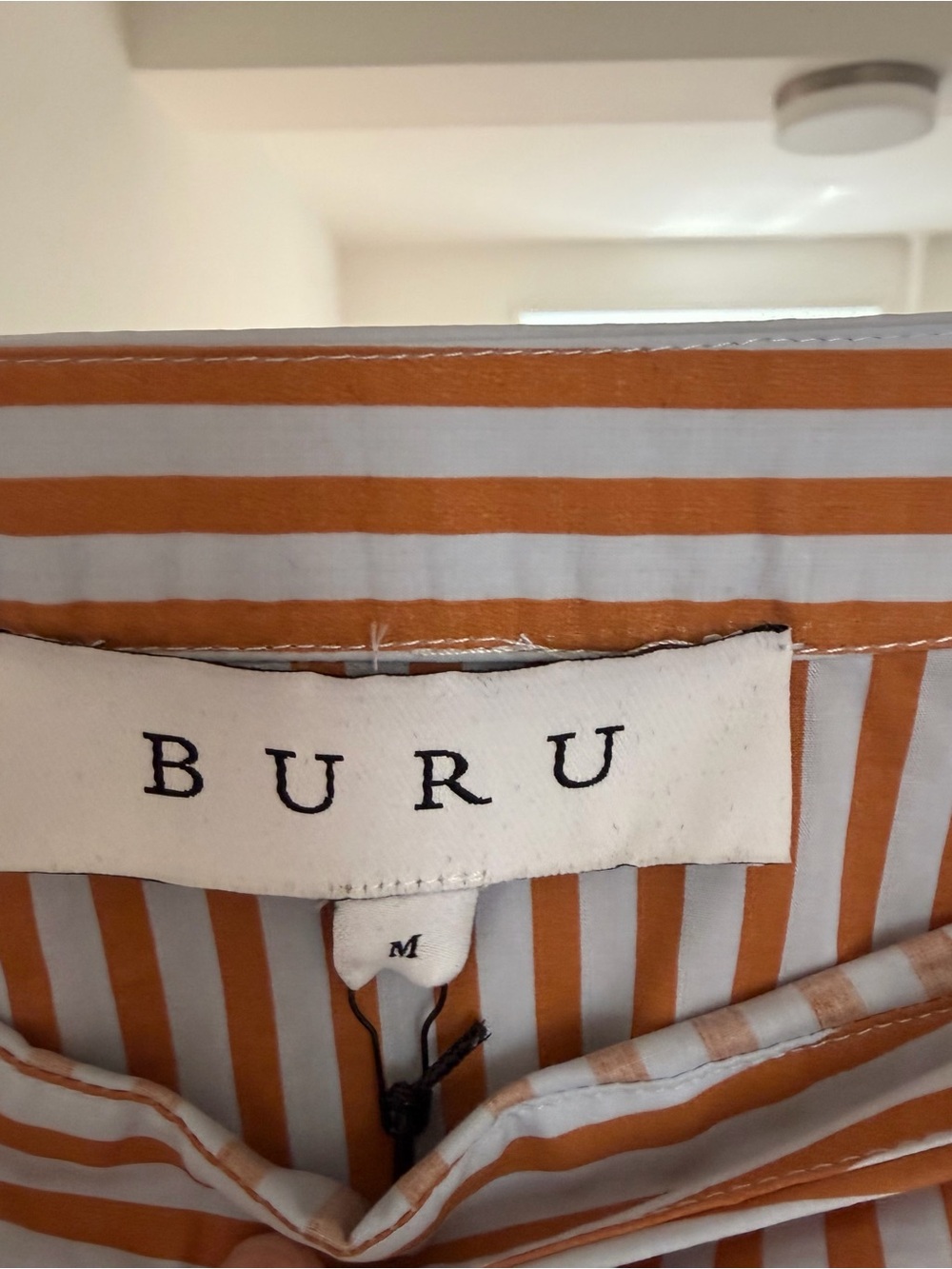 BURU Cropped Button Sleeve Blouse - Picture 3 of 4